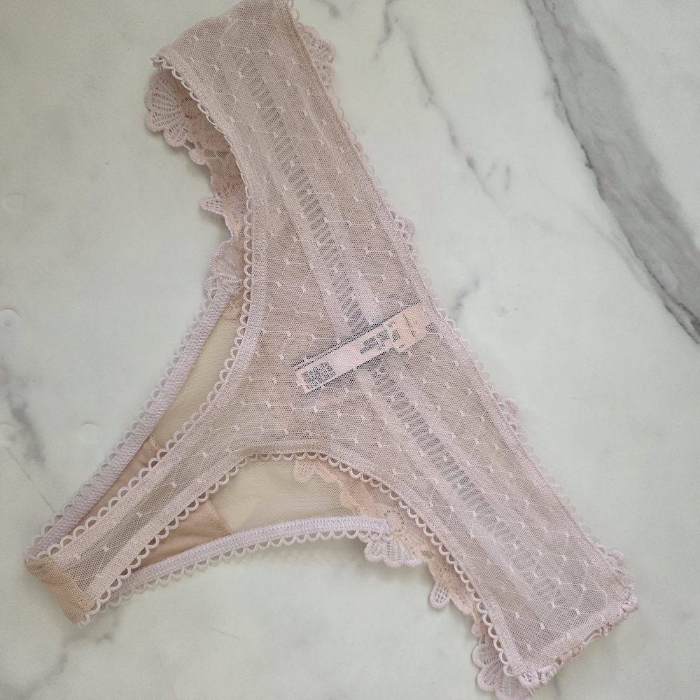 NWT- Victoria's Secret Light Pink Lace Bra and Panty Set- 32C/S - Picture 8 of 8